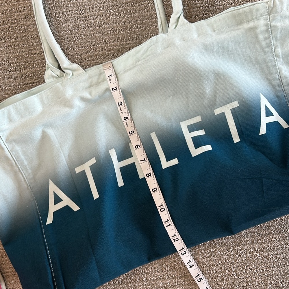 NEW CONDITION ATHLETA Tote bag. Great for gym or everyday use. 12x18x6 - Picture 5 of 6